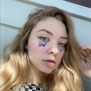 Meet your Posher, Ari